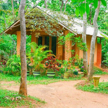 Lotus Eco Villa Sigiriya Exterior foto